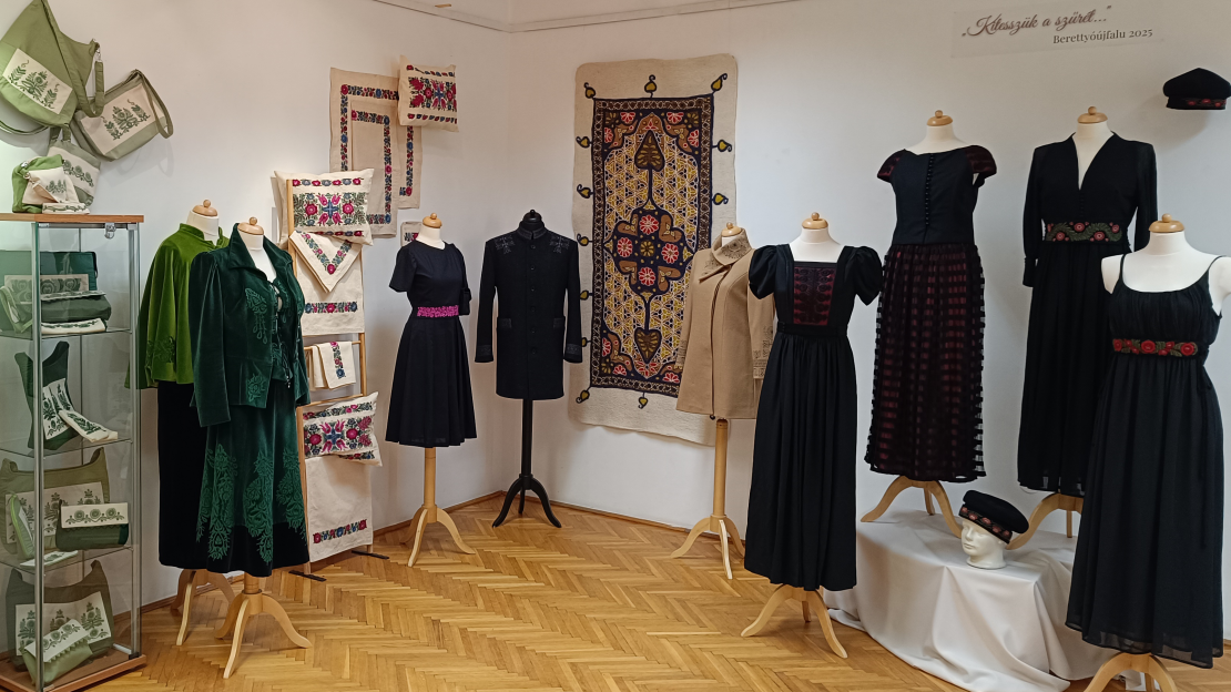 XI. Kitesszük a szűrét...kiállításból egy részlet