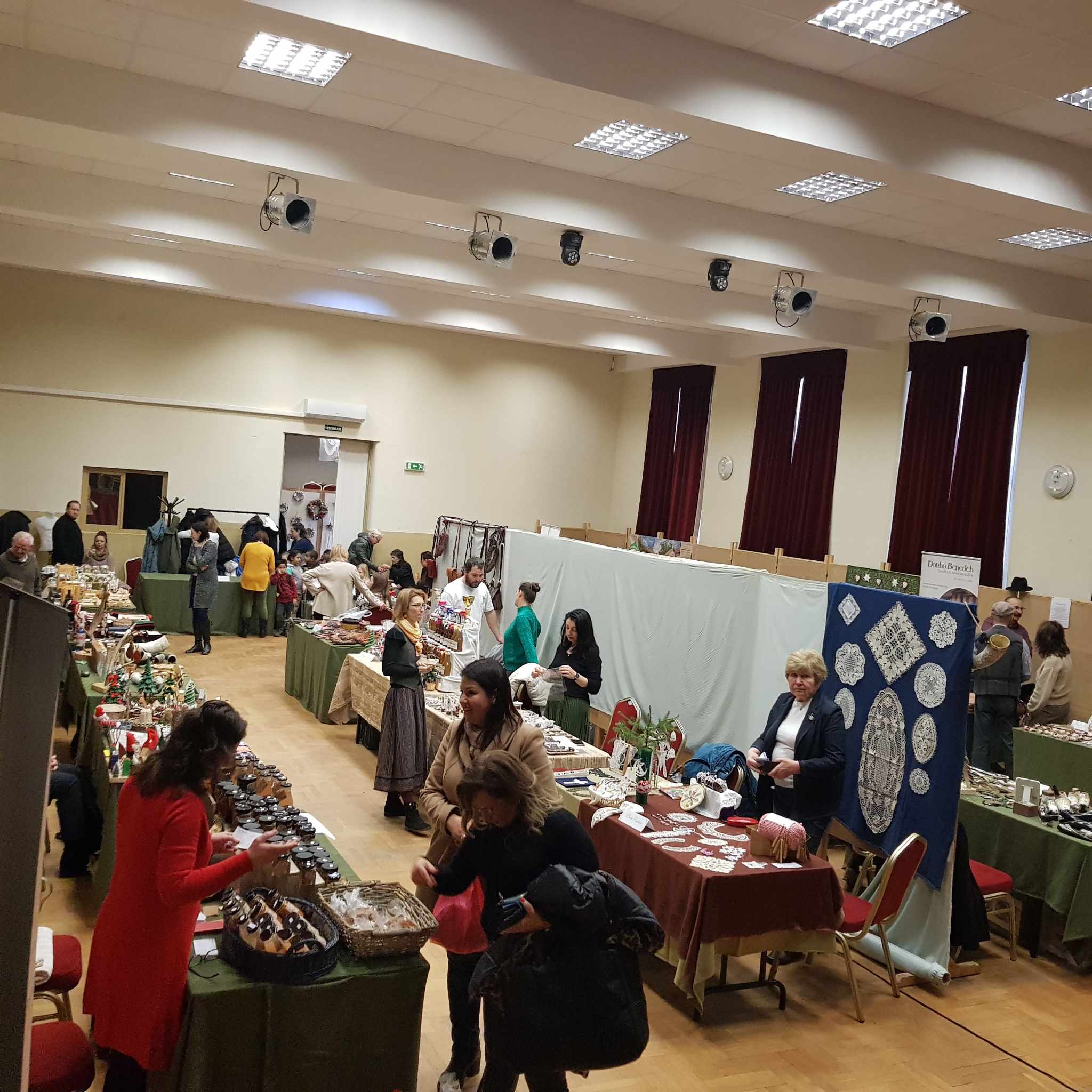 karácsonyi vásár 2025 4g